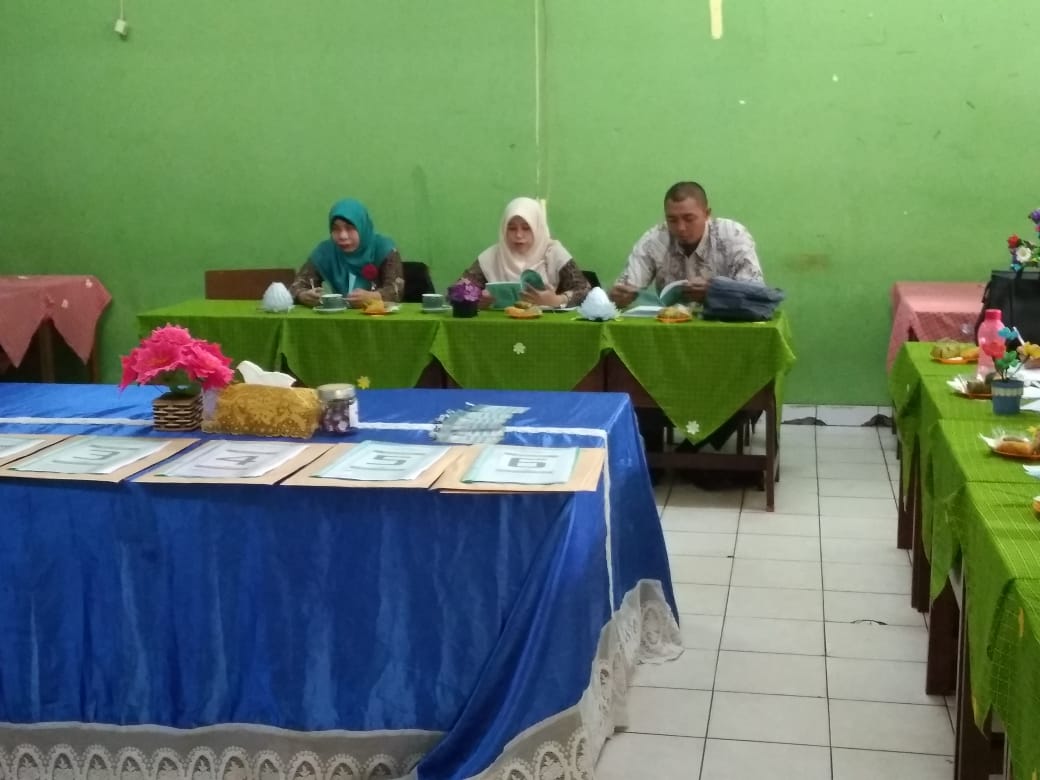 Sambutan dan Sekaligus pengarahan dari Kepala MTs N 29 Jakarta Sambutan dan Sekaligus pengarahan dari Kepala MTs N 29 Jakarta